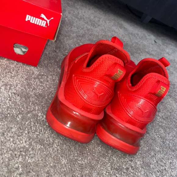 Red Pumas - Picture 5 of 5